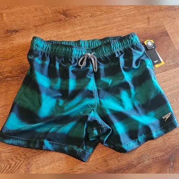 NWT Speedo Blue and Green Swim Shorts Size L - Picture 1 of 2